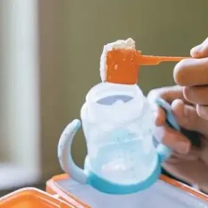 آیا شیر خشک نوزاد باید حتماً گرم شود؟