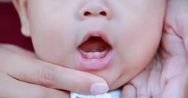 علائم دندان درآوردن نوزاد