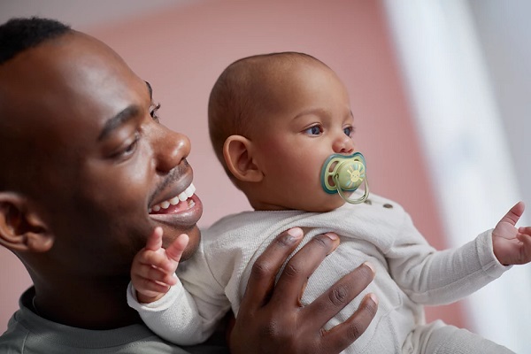 پستانک اونت اولترا ایر 6-0 ماه طرح خورشید و رنگین کمان - Image 4